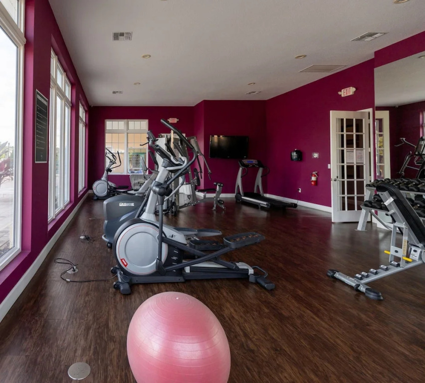 Fabulous Townhome Near the Parks