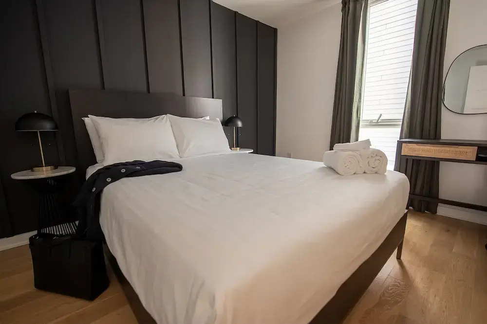 Sosuite 2BR Apt w W D Newly Renovated