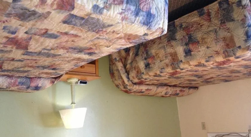 Redwood Motel