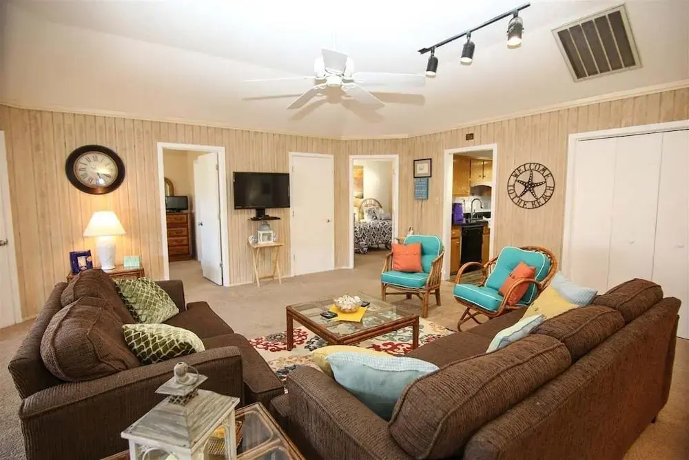 Guest Cottage 57
