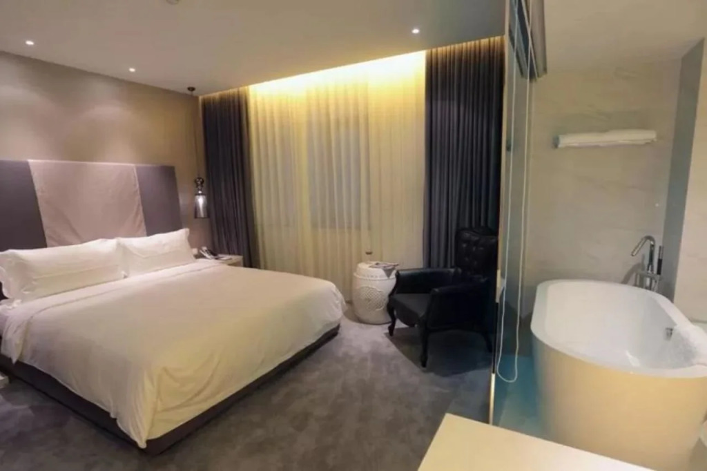 FX Hotel Shanghai Bund at Nanjing East Road