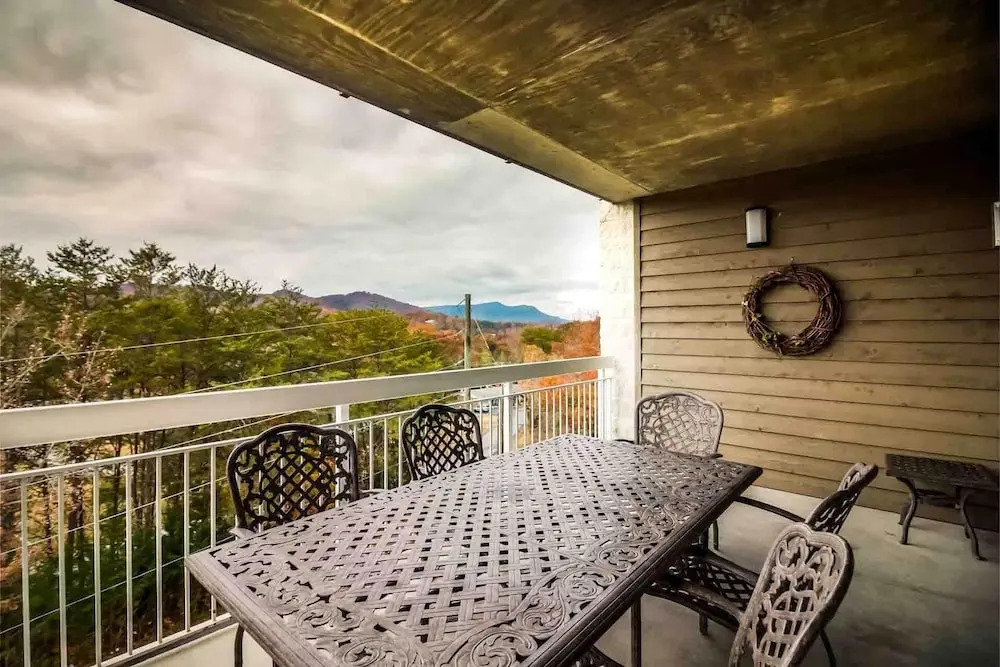 Whispering Pines 634