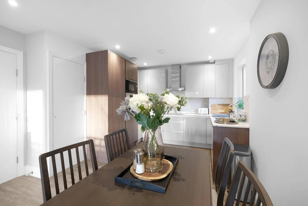 The Isleworth Garden Retreat 3BR 2BA with Gated Parking