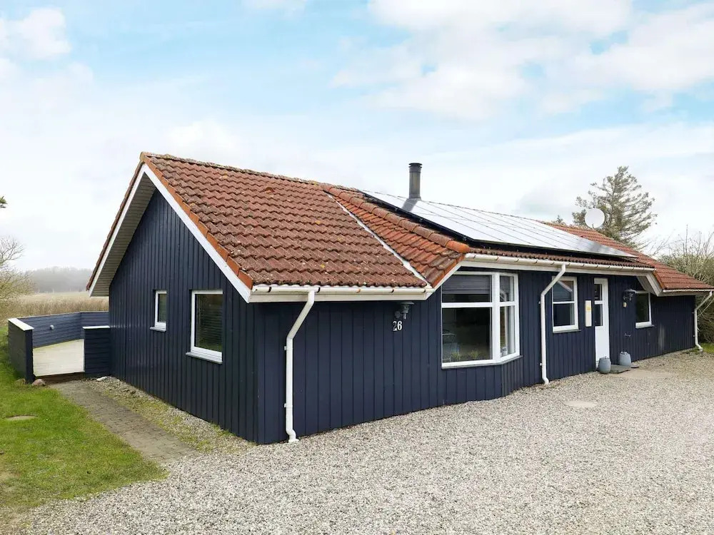 Spacious Holiday Home in Humble near Beach