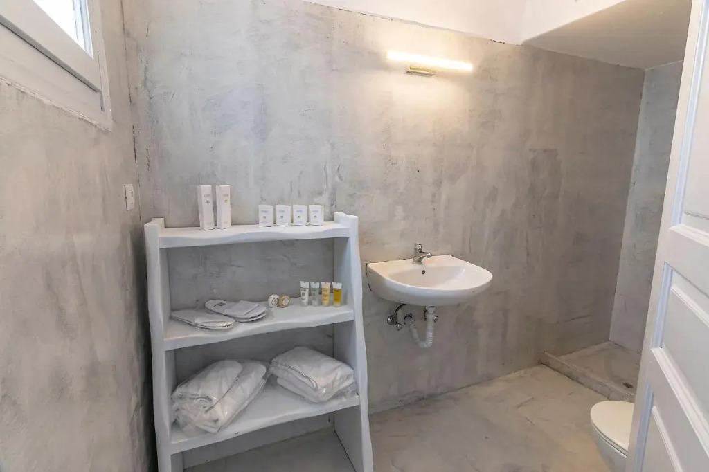 Phaos Santorini Suites