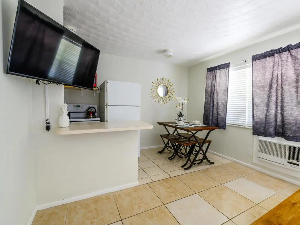 Beautiful Old Apartment with Beach Gear
