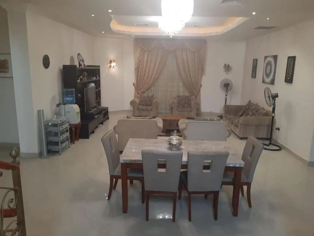 Super luxurious villa with large landscape areas