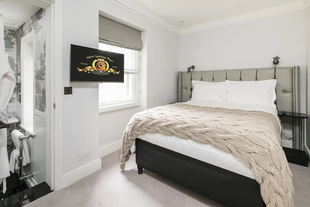 Luxurious Mayfair Home by Hyde Park