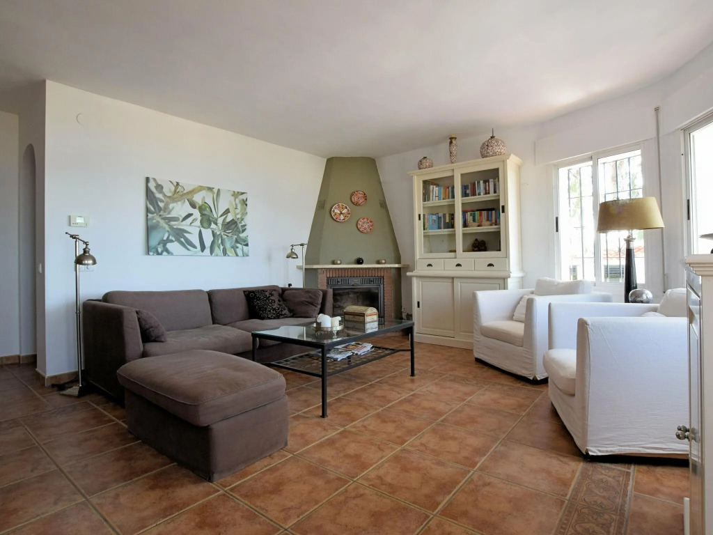 Villa in Sayalonga with Private Pool