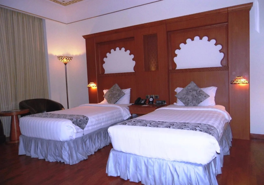 Platinum Hotel
