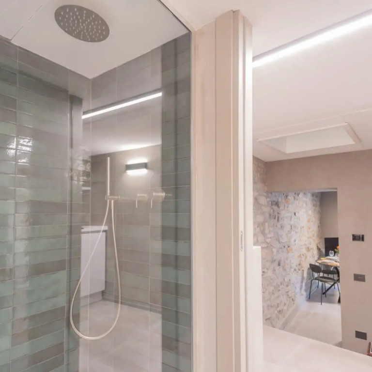 Urios Castle Suites by Rent All Como
