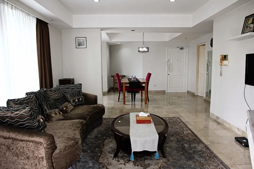 Classic Brawijaya Apartment with Pool View