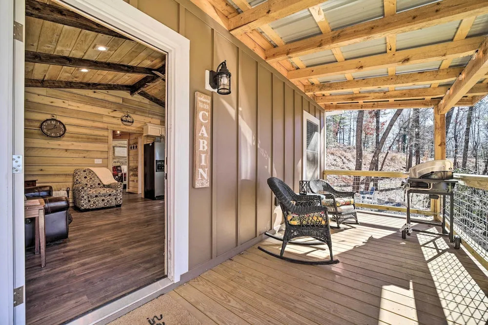 Modern Cabin w/ Fire Pit u003c 3 Mi to Trails