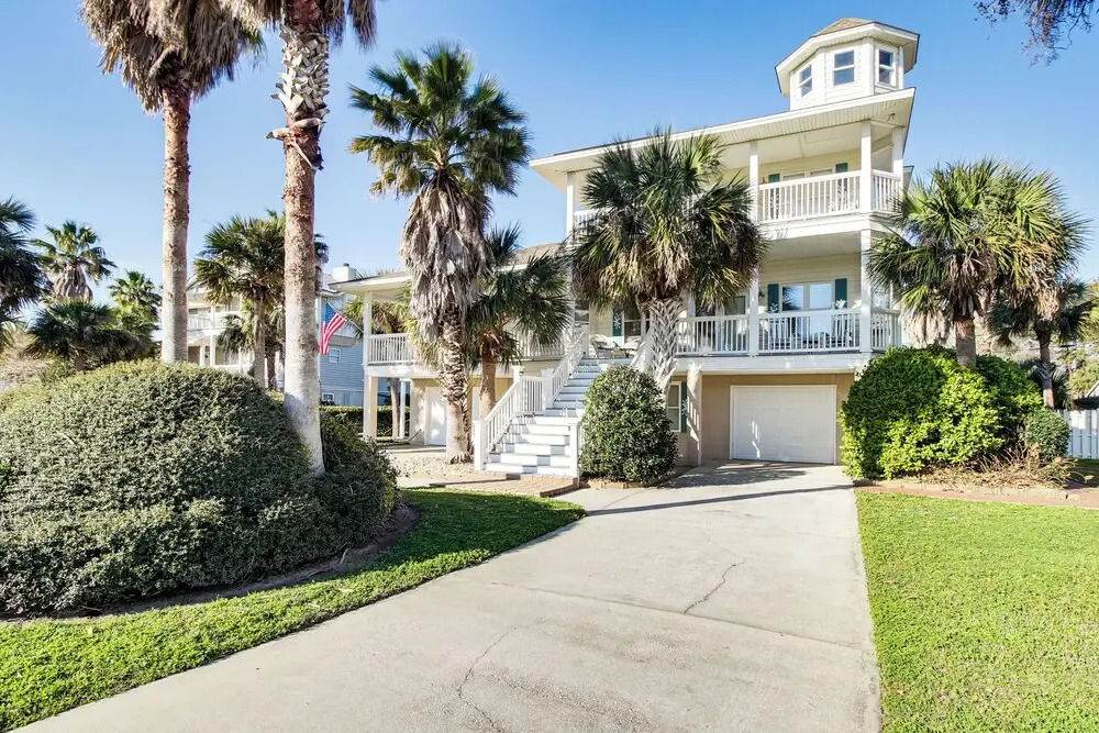 Tybee Island Gem: Spacious Home w/ Private Pool