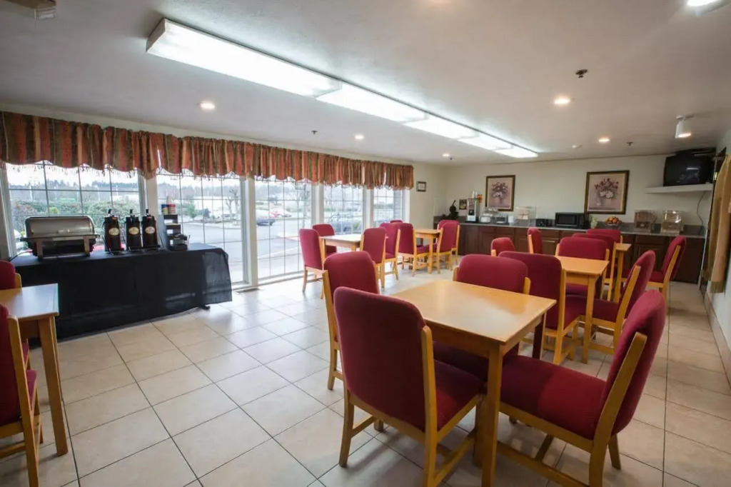 Bridgeway Inn & Suites - Portland Airport
