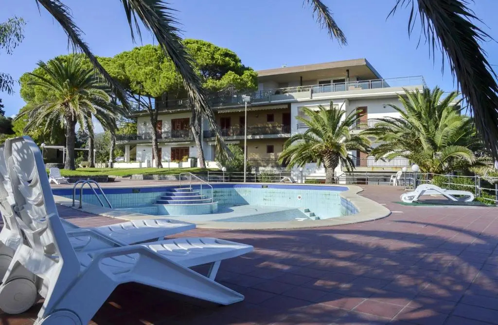 2 bedrooms appartement at Giardini Naxos 100 m away from the beach with sea view shared pool and furnished terrace