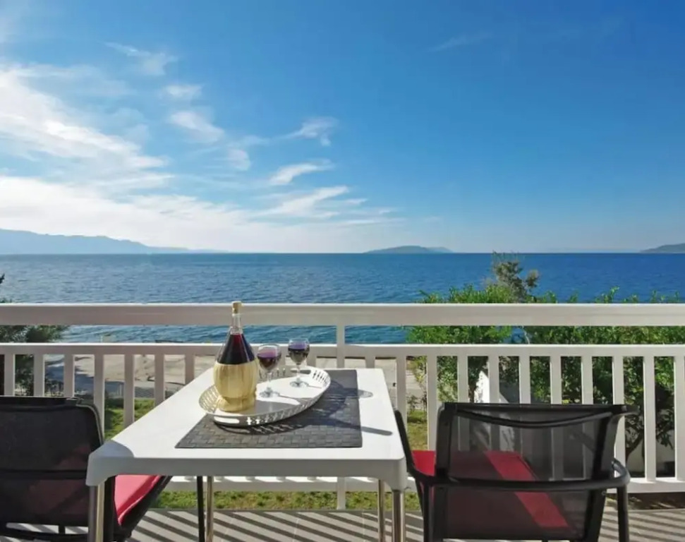 Holiday Apartment Beach House IVA App.1