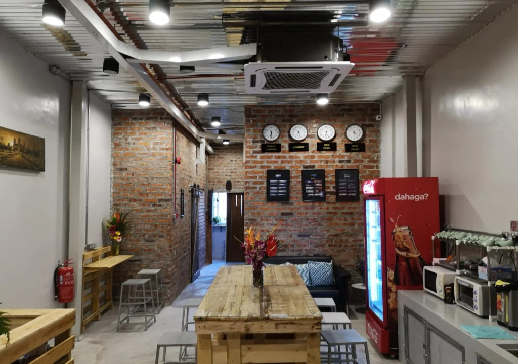 Iron Inn - Hostel