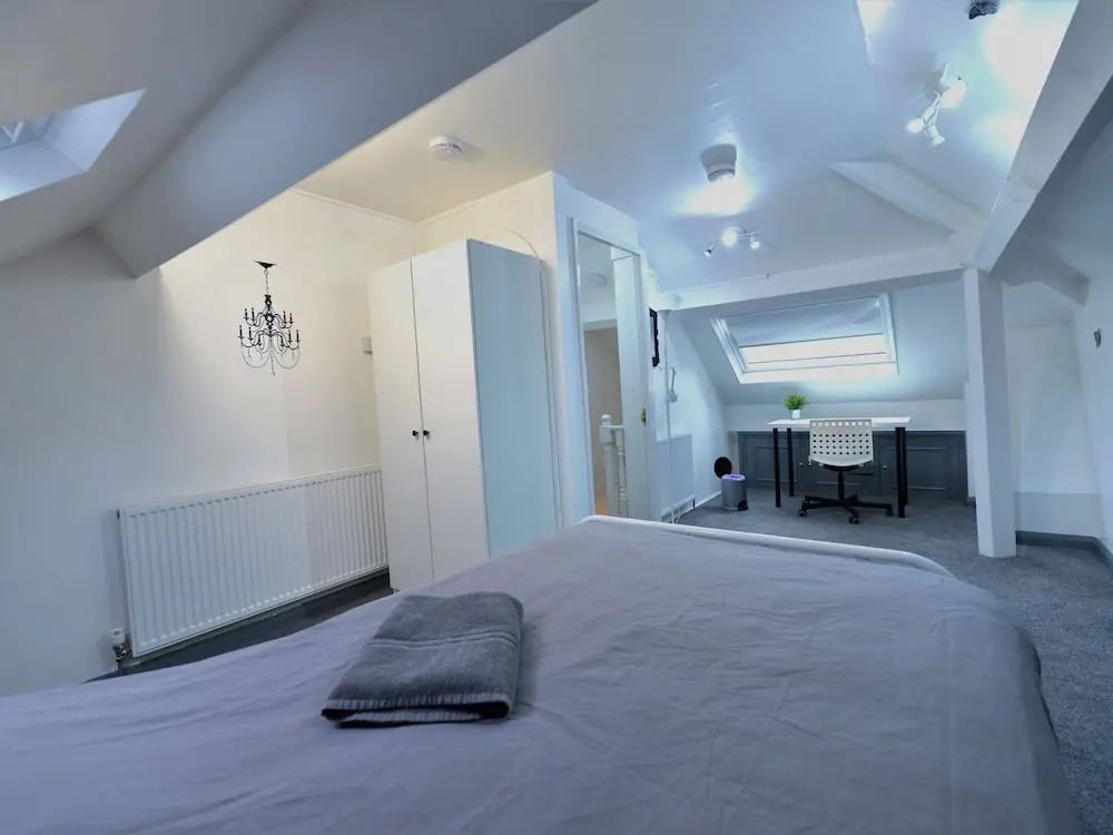 Centrally-located Apartment in Coventry With Netflix