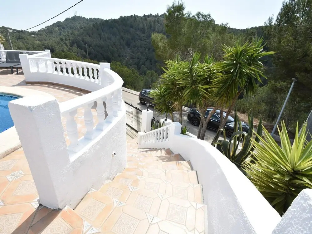 Fantastic Villa in Oliva, Great View of the Mountains & Private Swimming Pool