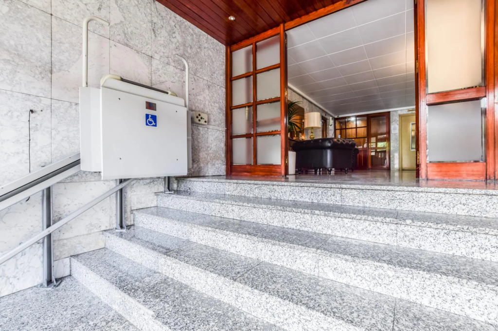 Alcalá I in Madrid with 3 bedrooms and 2 bathrooms
