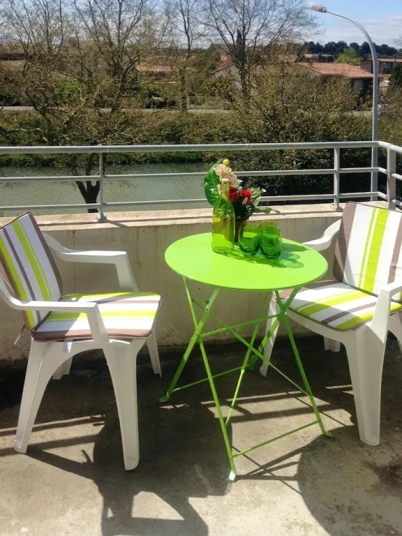 Modern Apartment In Carcassonne With Sunny Balcony - Sleeps 4