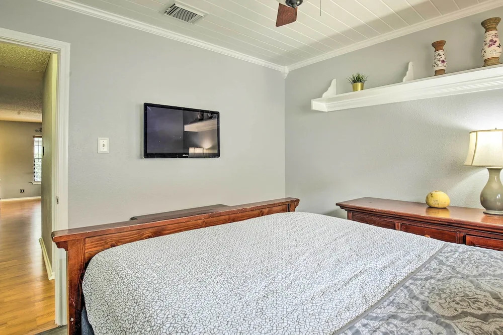 San Antonio Getaway ~ 18 Mi to Dtwn + Pool!