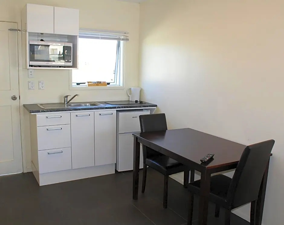 Twin Coast Adventures Motel & Cycle Hire
