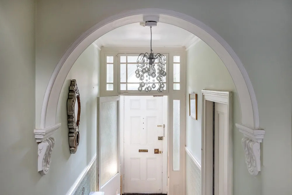 Melrose Lodge 4-bedroom house 1-bed flat