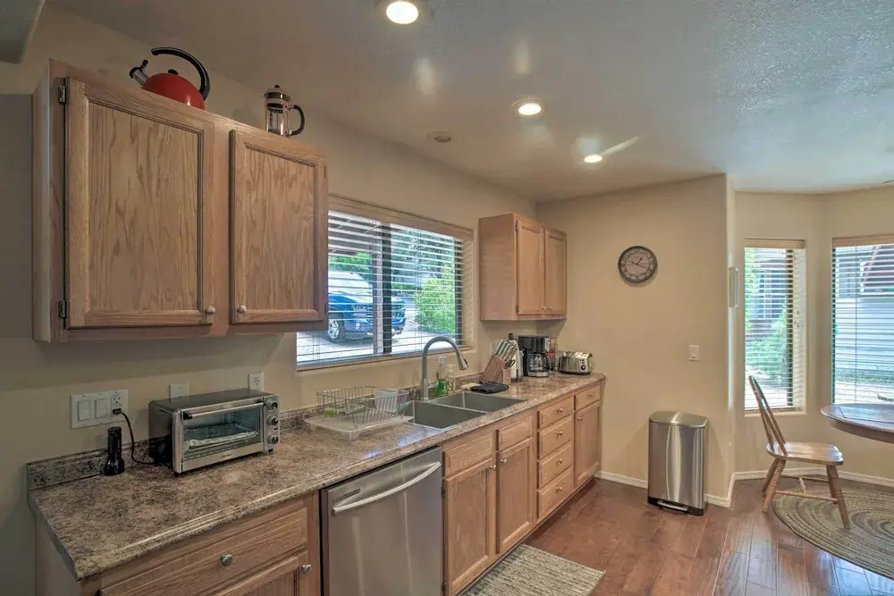 Forest-view Retreat in Payson, Close to Hiking!