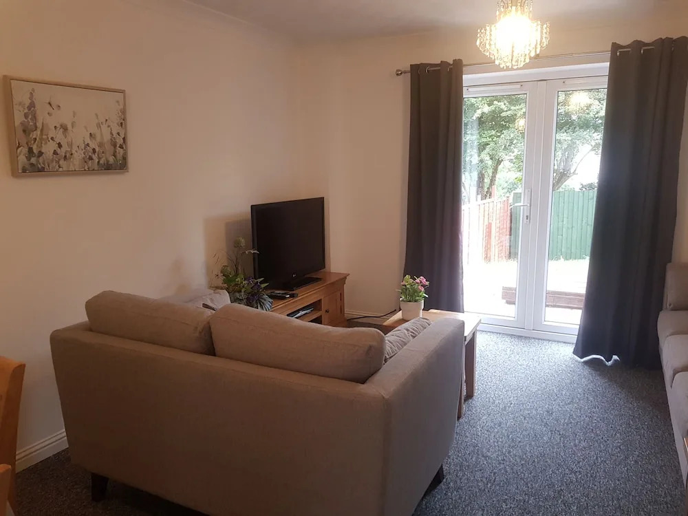 Charming 2-bed House in Torquay