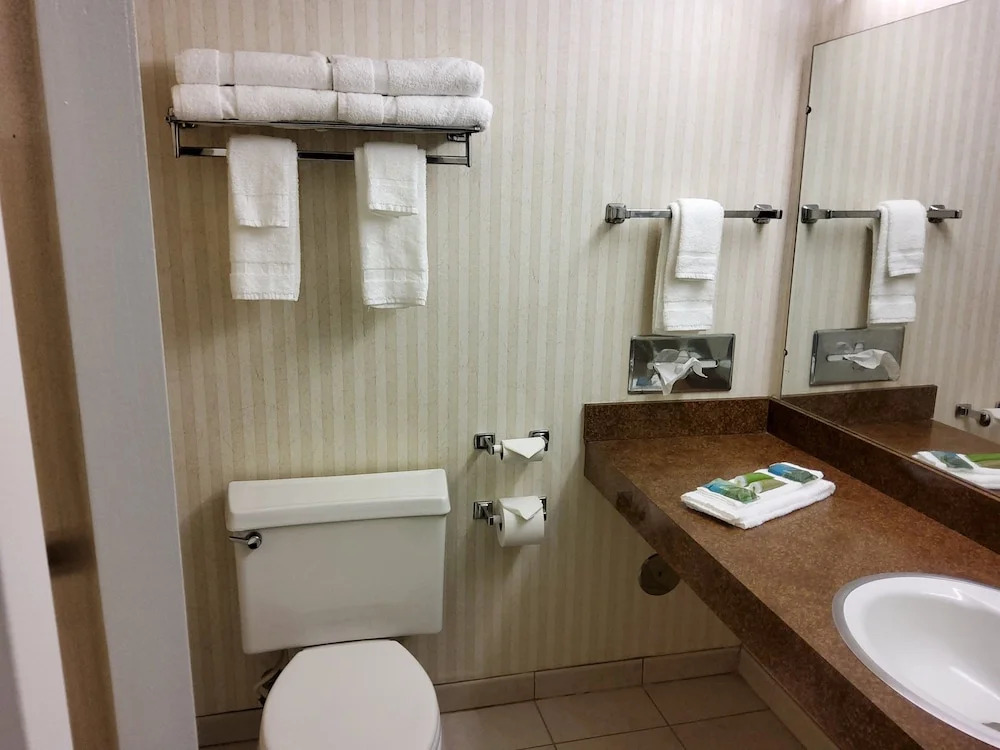 Klopfenstein Inn and Suites