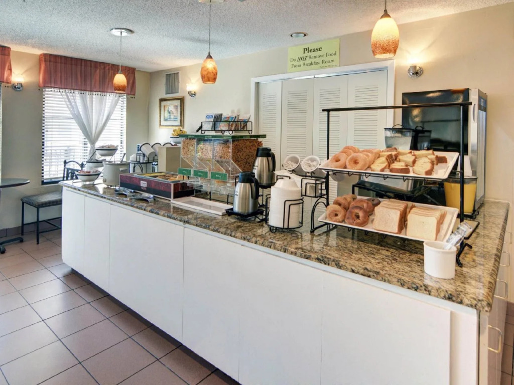 Quality Inn & Suites Irving DFW Airport South