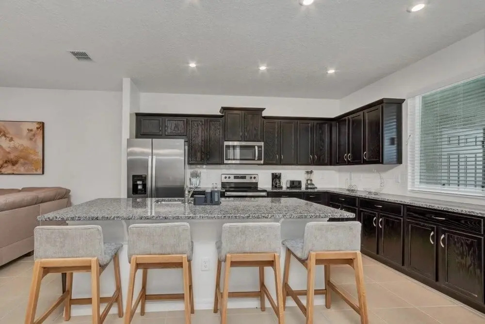 2182cooper 4 Bedroom Townhouse by Redawning