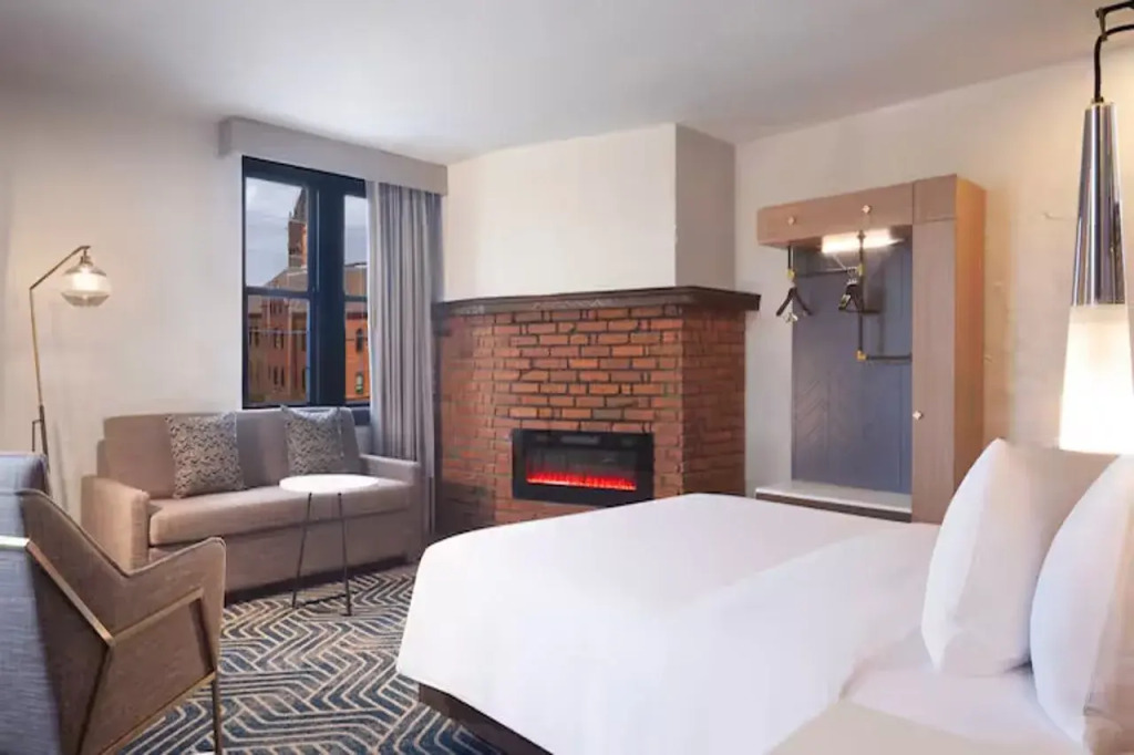 Hotel Royer Urbana Champaign, Tapestry Collection by Hilton
