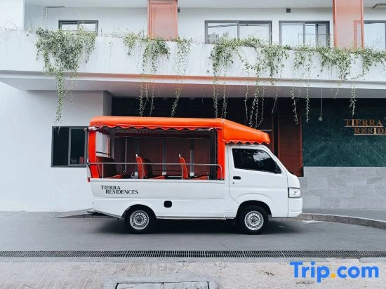 Tierra Residences