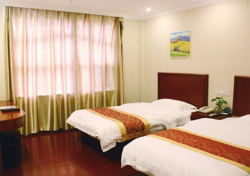GreenTree Inn Shanghai MinHang ZhuanQiao Subway Station East ZhuanXing Road Shell Hotel
