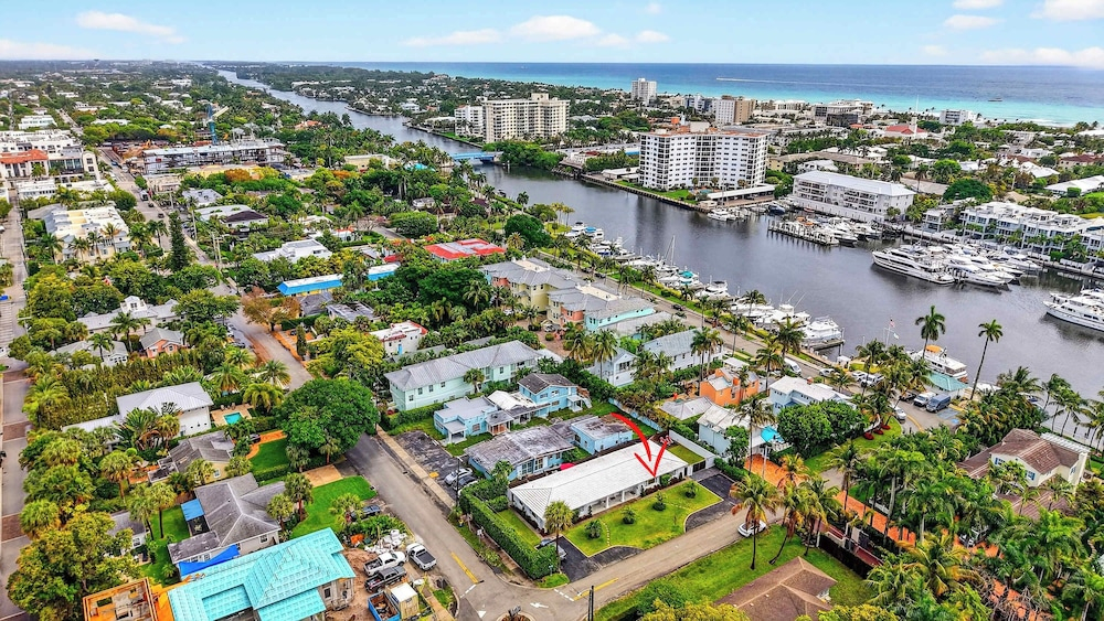 Marina Row 4 Beach, Shops