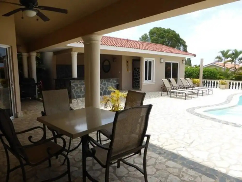 Elegant and Private 4 Bedroom Villa
