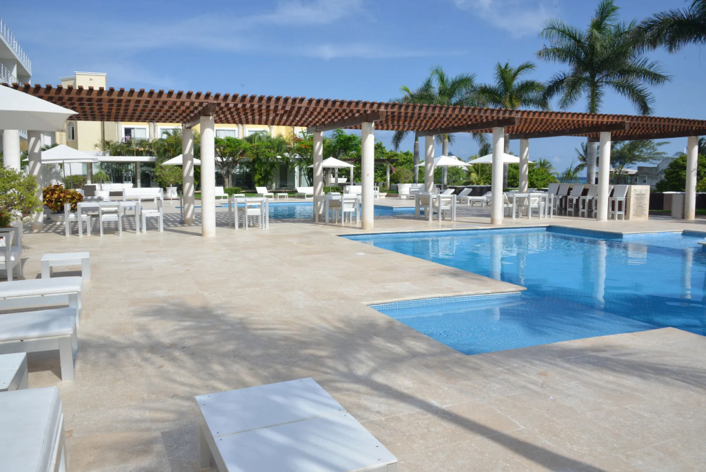 Magia Beachside Condo