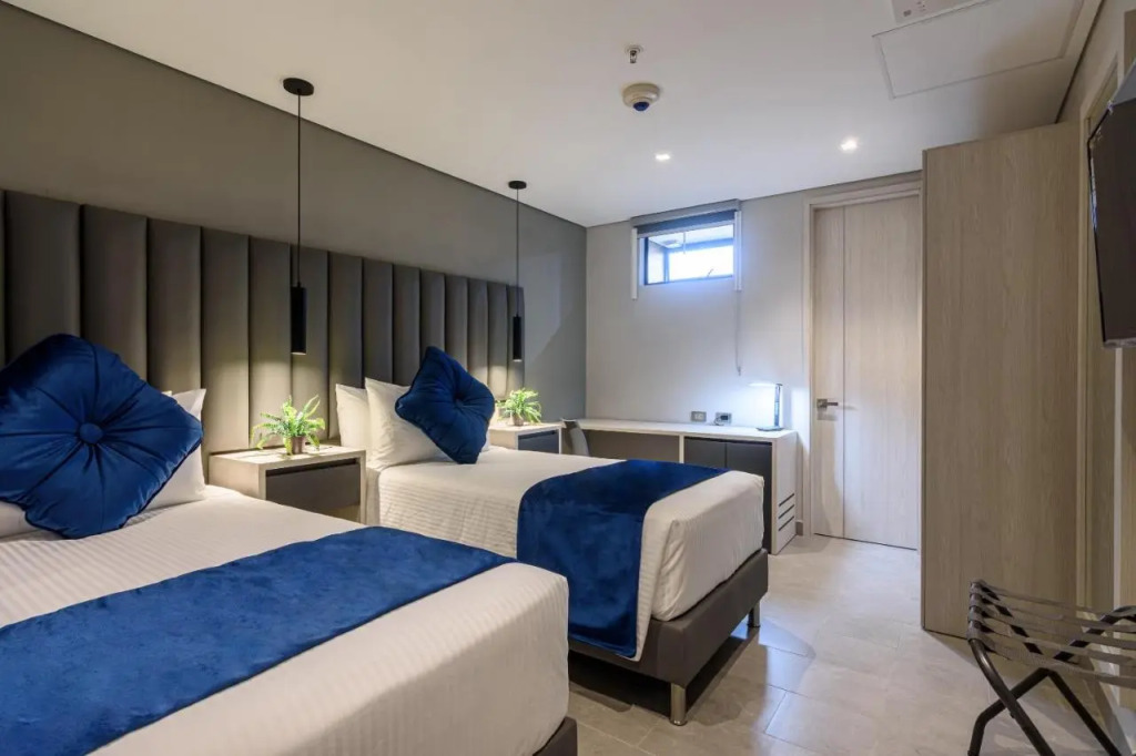 4 Sur Hotel