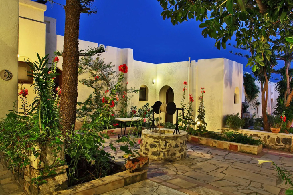 Coriva Beach Hotel & Bungalows