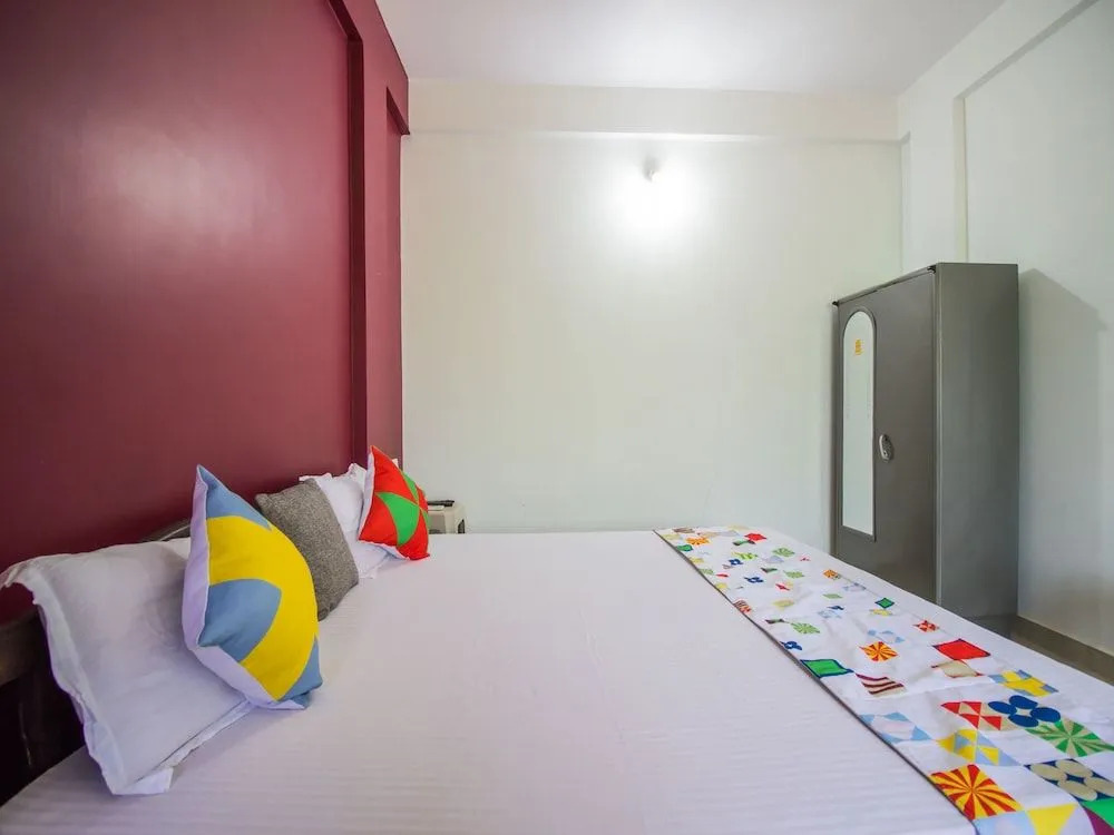 OYO 13203 Home Bright Studio Near Morjim Beach