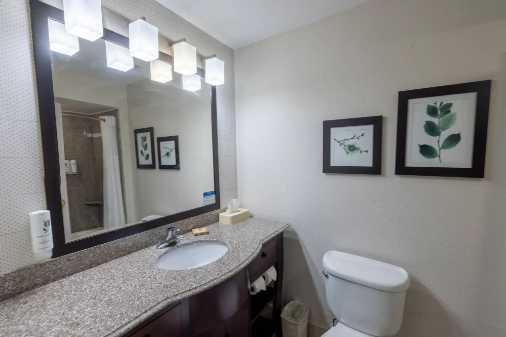 Country Inn & Suites by Radisson, St Petersburg - Clearwater, FL
