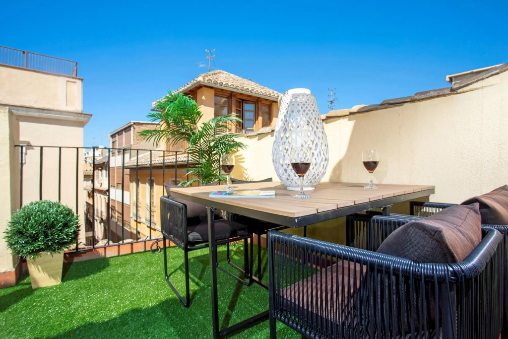 Amazing duplex with terrace in city center. Mesones III