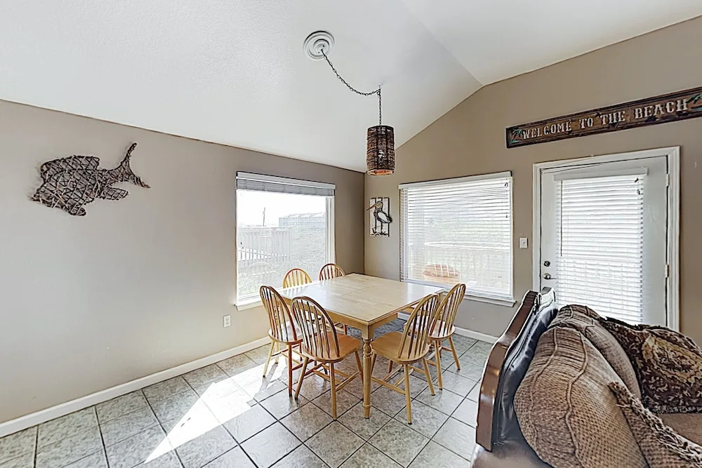 New Listing! Gulf-view Getaway W/ Balcony & Grill 5 Bedroom Home