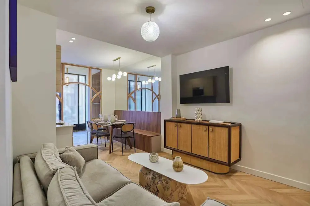 Spacious Apartment With AC - Center of Paris