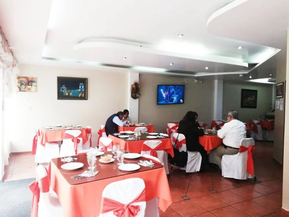 Hotel Makroz