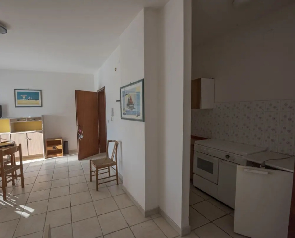 Flat in Building With Lift 250m From the sea