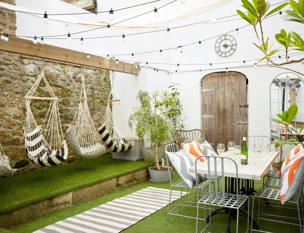 Artist Residence Boutique Guesthouse